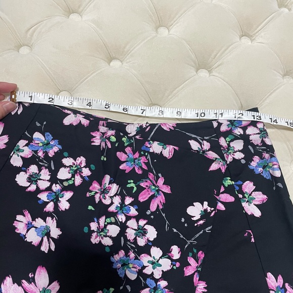 Express Floral Skort - Picture 4 of 6